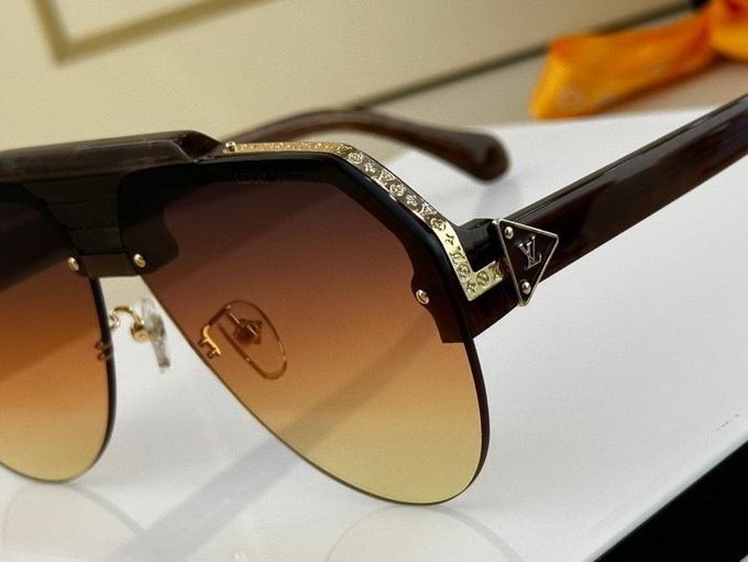 Louis Vuitton Sunglasses ID:20230516-63